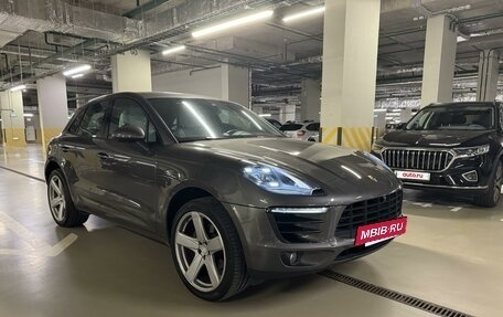 Porsche Macan I рестайлинг, 2017 год, 3 200 000 рублей, 2 фотография