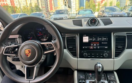 Porsche Macan I рестайлинг, 2017 год, 3 200 000 рублей, 9 фотография