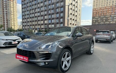 Porsche Macan I рестайлинг, 2017 год, 3 200 000 рублей, 4 фотография