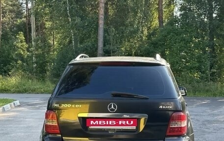 Mercedes-Benz M-Класс, 2011 год, 1 500 000 рублей, 4 фотография