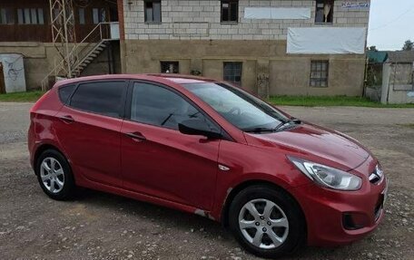 Hyundai Solaris II рестайлинг, 2012 год, 650 000 рублей, 2 фотография