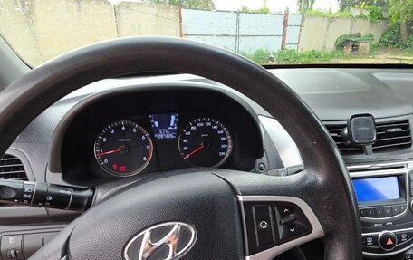 Hyundai Solaris II рестайлинг, 2012 год, 650 000 рублей, 12 фотография