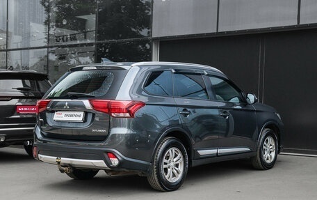 Mitsubishi Outlander III рестайлинг 3, 2017 год, 1 800 000 рублей, 4 фотография
