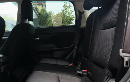 Mitsubishi Outlander III рестайлинг 3, 2017 год, 1 800 000 рублей, 8 фотография