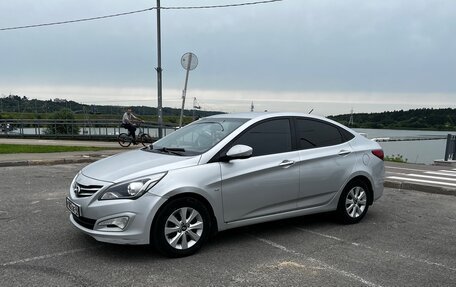 Hyundai Solaris II рестайлинг, 2016 год, 1 030 000 рублей, 3 фотография