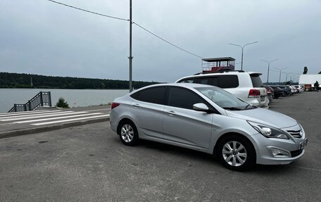 Hyundai Solaris II рестайлинг, 2016 год, 1 030 000 рублей, 4 фотография
