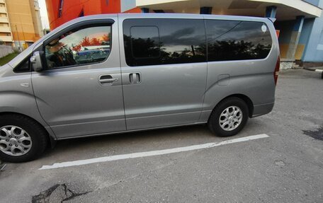 Hyundai Grand Starex Grand Starex I рестайлинг 2, 2012 год, 1 800 000 рублей, 3 фотография