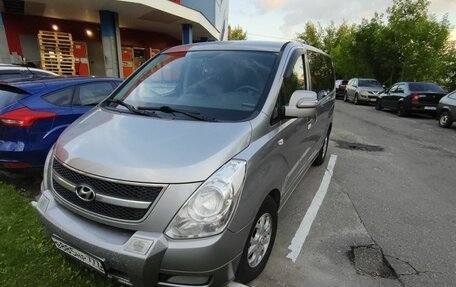 Hyundai Grand Starex Grand Starex I рестайлинг 2, 2012 год, 1 800 000 рублей, 2 фотография