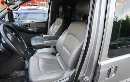 Hyundai Grand Starex Grand Starex I рестайлинг 2, 2012 год, 1 800 000 рублей, 10 фотография