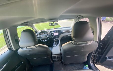 Toyota Camry, 2019 год, 3 300 000 рублей, 5 фотография