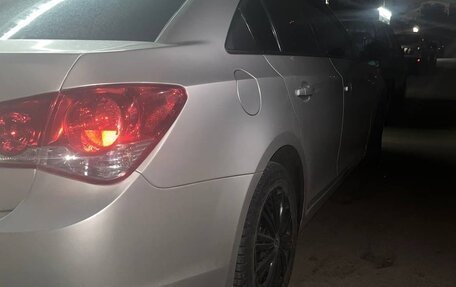 Chevrolet Cruze II, 2010 год, 480 000 рублей, 3 фотография