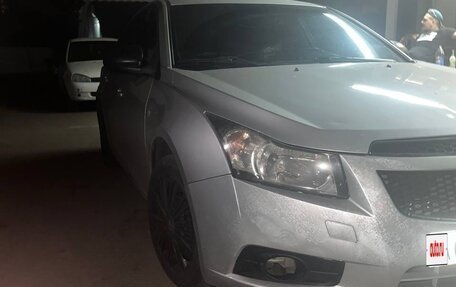 Chevrolet Cruze II, 2010 год, 480 000 рублей, 4 фотография
