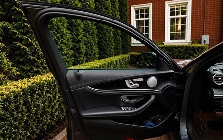 Mercedes-Benz E-Класс, 2020 год, 4 200 000 рублей, 12 фотография