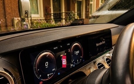 Mercedes-Benz E-Класс, 2020 год, 4 200 000 рублей, 10 фотография