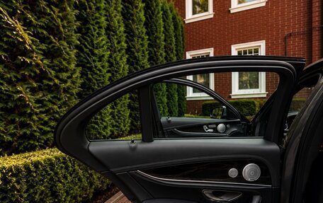 Mercedes-Benz E-Класс, 2020 год, 4 200 000 рублей, 13 фотография