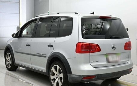 Volkswagen Touran III, 2013 год, 690 000 рублей, 6 фотография