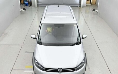 Volkswagen Touran III, 2013 год, 690 000 рублей, 3 фотография