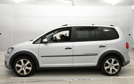 Volkswagen Touran III, 2013 год, 690 000 рублей, 5 фотография