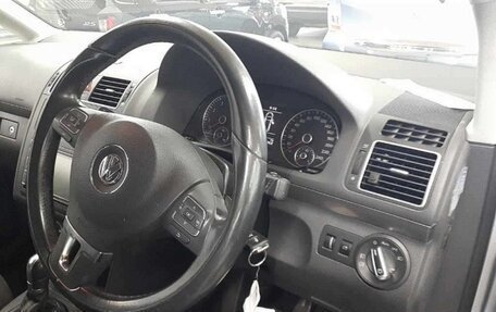 Volkswagen Touran III, 2013 год, 690 000 рублей, 9 фотография