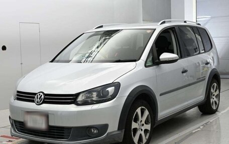 Volkswagen Touran III, 2013 год, 690 000 рублей, 4 фотография