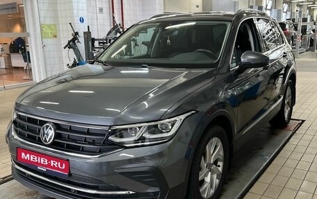 Volkswagen Tiguan II, 2021 год, 2 690 000 рублей, 1 фотография