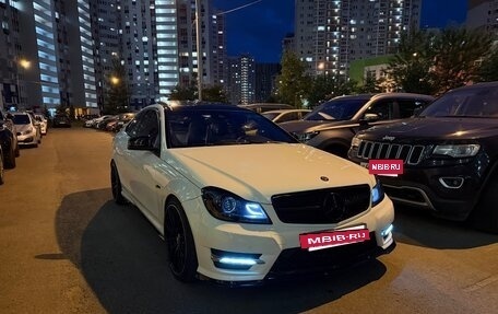 Mercedes-Benz C-Класс, 2012 год, 2 300 000 рублей, 2 фотография