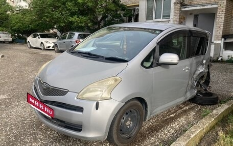 Toyota Ractis I, 2005 год, 450 000 рублей, 2 фотография