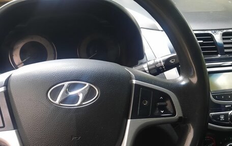 Hyundai Solaris II рестайлинг, 2011 год, 370 000 рублей, 5 фотография