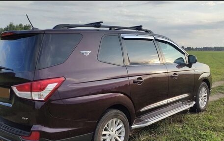 SsangYong Korando Turismo, 2014 год, 1 650 000 рублей, 3 фотография
