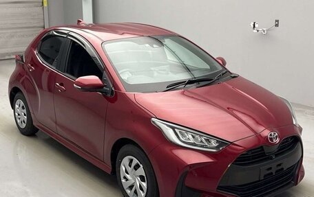 Toyota Yaris, 2022 год, 1 700 000 рублей, 4 фотография