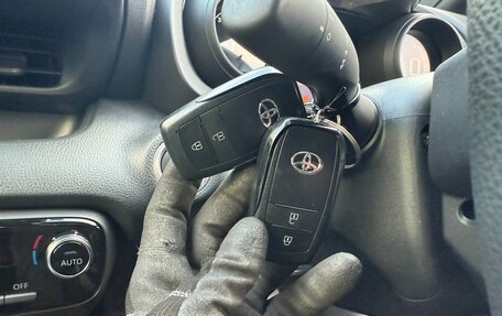 Toyota Yaris, 2022 год, 1 700 000 рублей, 8 фотография