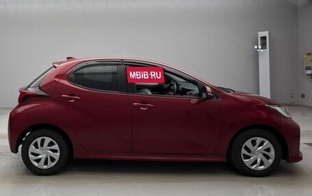 Toyota Yaris, 2022 год, 1 700 000 рублей, 7 фотография
