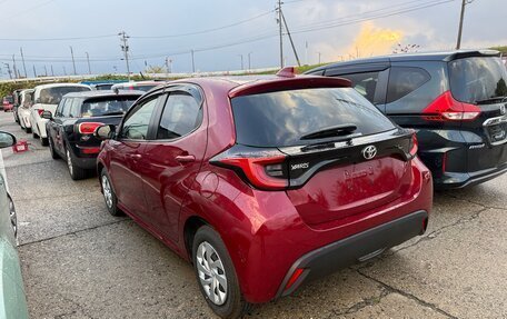 Toyota Yaris, 2022 год, 1 700 000 рублей, 15 фотография