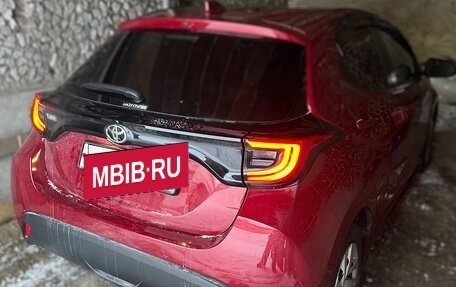 Toyota Yaris, 2022 год, 1 700 000 рублей, 21 фотография