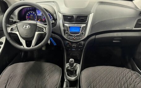 Hyundai Solaris II рестайлинг, 2012 год, 850 000 рублей, 17 фотография