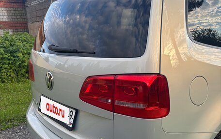Volkswagen Touran III, 2011 год, 1 035 000 рублей, 11 фотография