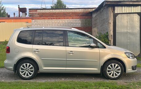 Volkswagen Touran III, 2011 год, 1 035 000 рублей, 5 фотография