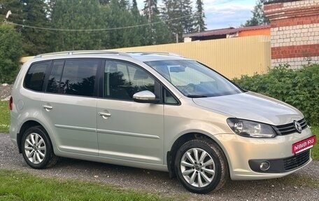 Volkswagen Touran III, 2011 год, 1 035 000 рублей, 4 фотография