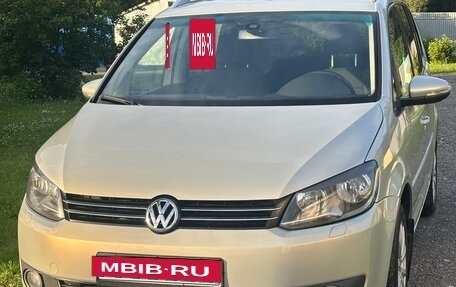 Volkswagen Touran III, 2011 год, 1 035 000 рублей, 9 фотография