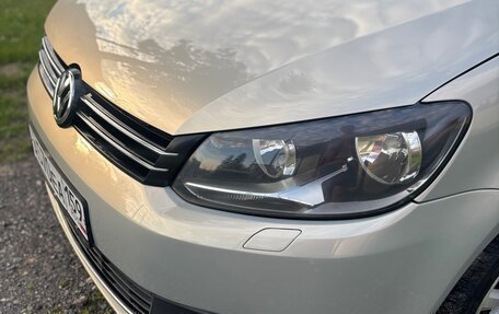 Volkswagen Touran III, 2011 год, 1 035 000 рублей, 16 фотография