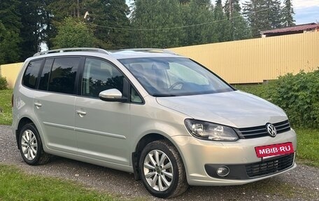 Volkswagen Touran III, 2011 год, 1 035 000 рублей, 25 фотография