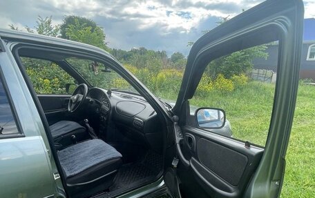 Chevrolet Niva I рестайлинг, 2011 год, 600 000 рублей, 14 фотография