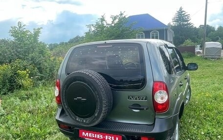 Chevrolet Niva I рестайлинг, 2011 год, 600 000 рублей, 15 фотография
