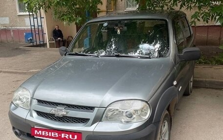 Chevrolet Niva I рестайлинг, 2011 год, 600 000 рублей, 2 фотография