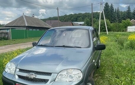 Chevrolet Niva I рестайлинг, 2011 год, 600 000 рублей, 16 фотография