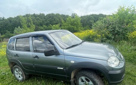 Chevrolet Niva I рестайлинг, 2011 год, 600 000 рублей, 20 фотография