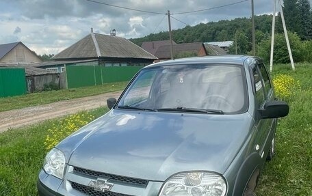 Chevrolet Niva I рестайлинг, 2011 год, 600 000 рублей, 18 фотография