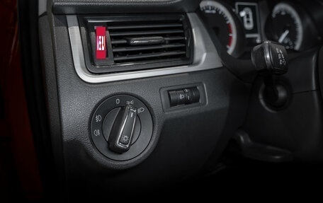 Skoda Rapid I, 2017 год, 1 100 000 рублей, 18 фотография