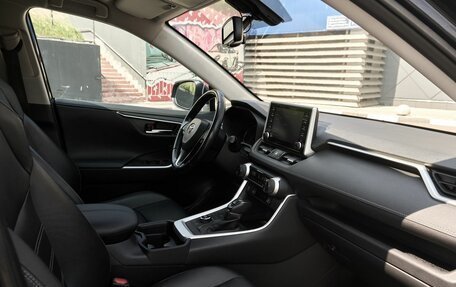 Toyota RAV4, 2019 год, 3 050 000 рублей, 6 фотография