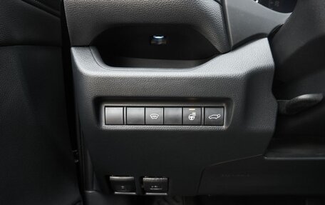 Toyota RAV4, 2019 год, 3 050 000 рублей, 13 фотография